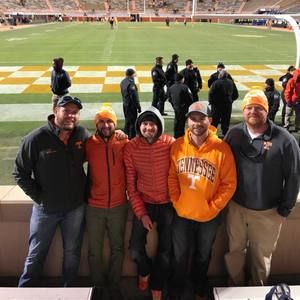 Meet your Posher, Dustin